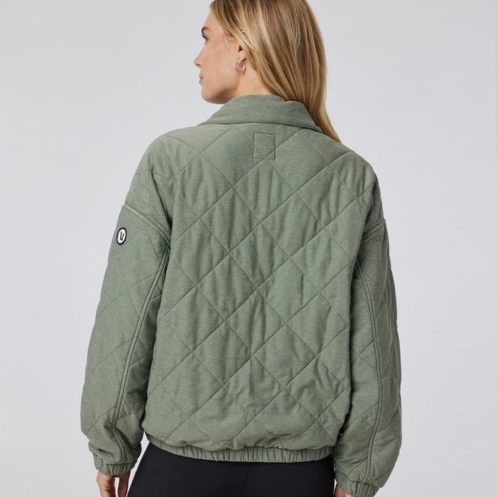 VUORI Halo Insulated Jacket Women’s Large Pistachio Green Quilted Primaloft - Picture 2 of 16